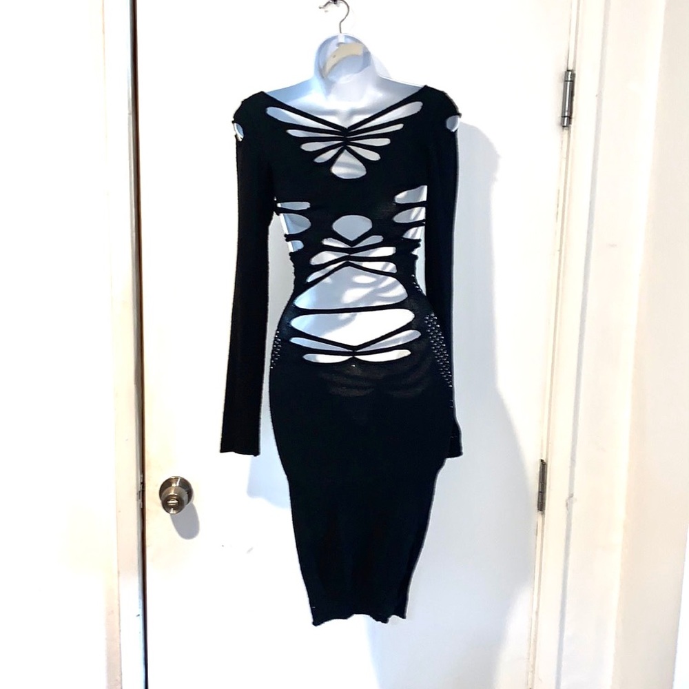 Soft knitted  razor cut black dress